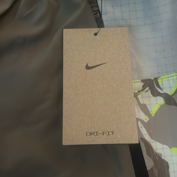 NWT Men’s Nike Dri-Fit “Nike Trail 5” Running Shorts” w/lining & sic design!! - Picture 2 of 11